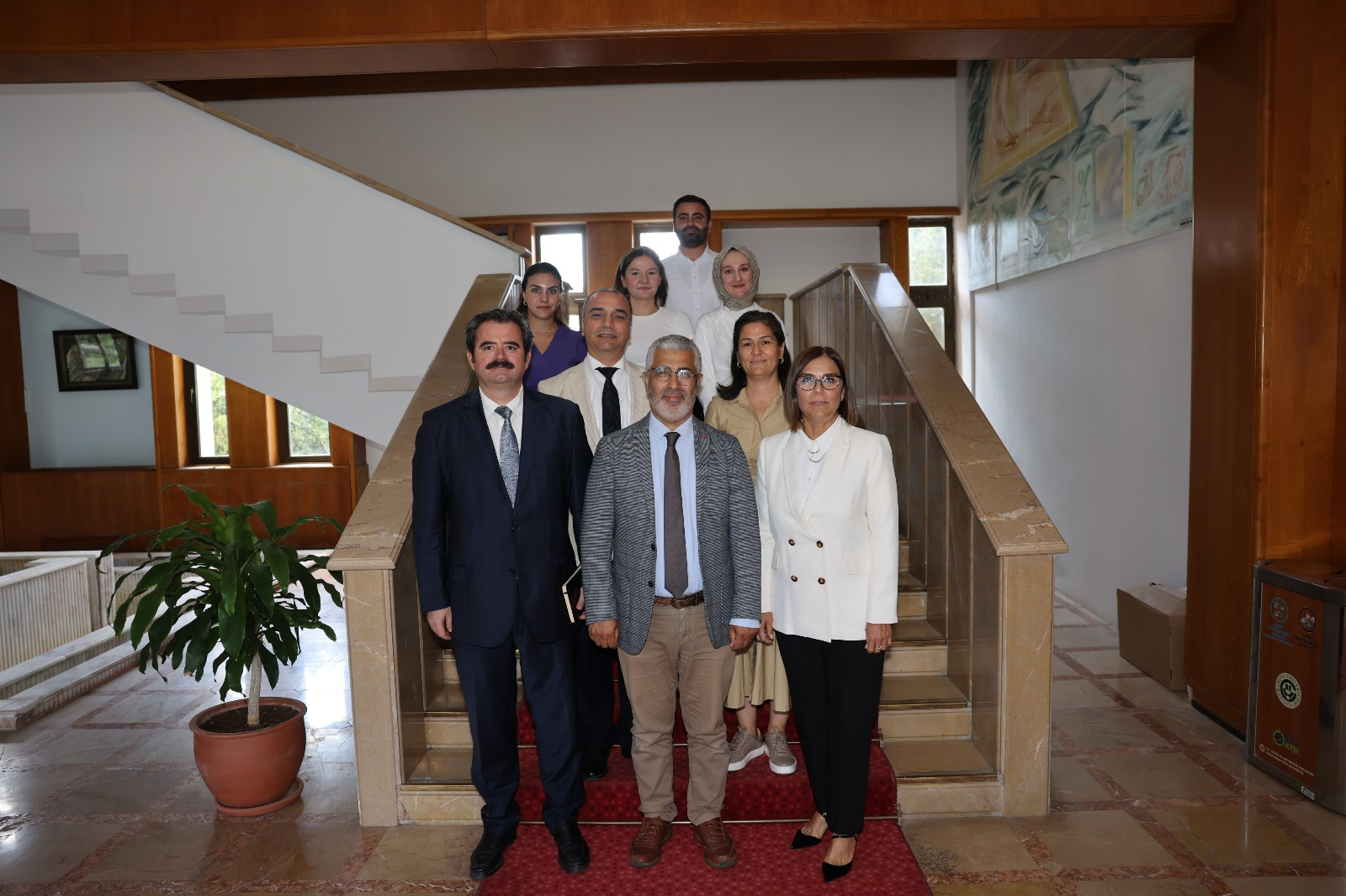 Çukurova Üniversitesi Rektörlüğü himayesinde, Bağımlılık ve Adli Bilimler Enstitüsü ile Adana Rehberlik ve Rehabilitasyon Kapalı İnfaz Kurumu arasında işbirliği alanlarının görüşmesi gerçekleştirildi.